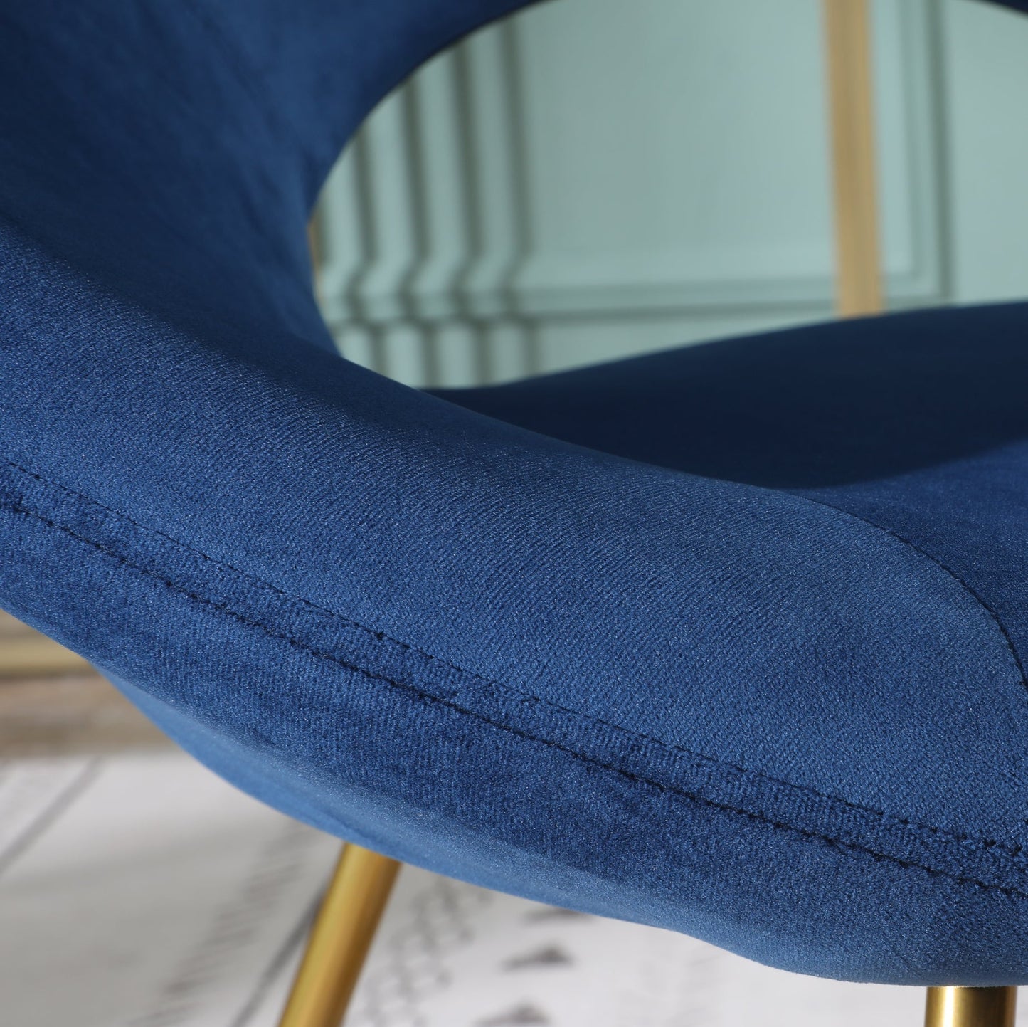 Roundhill Furniture Slatina Silky Velvet Upholstered Accent Chair