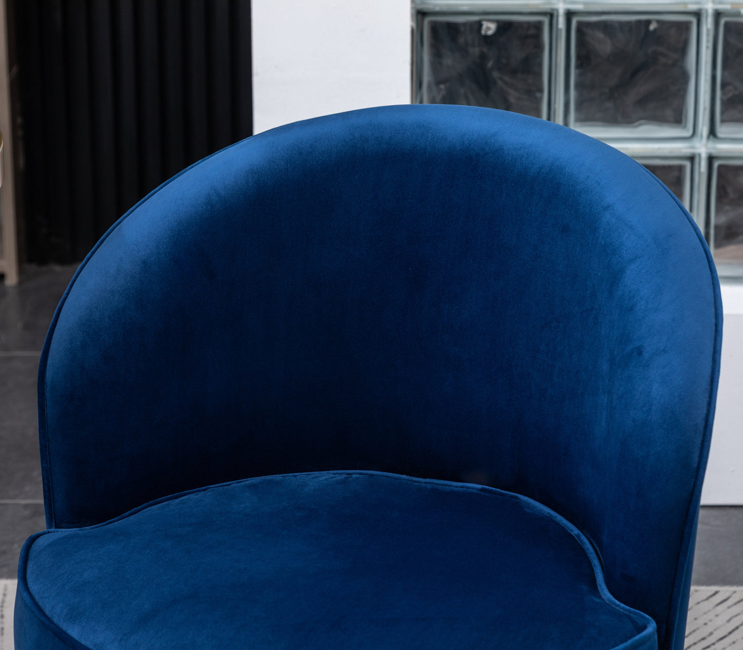 Roundhill Furniture Wania Contemporary Velvet Swivel Chair