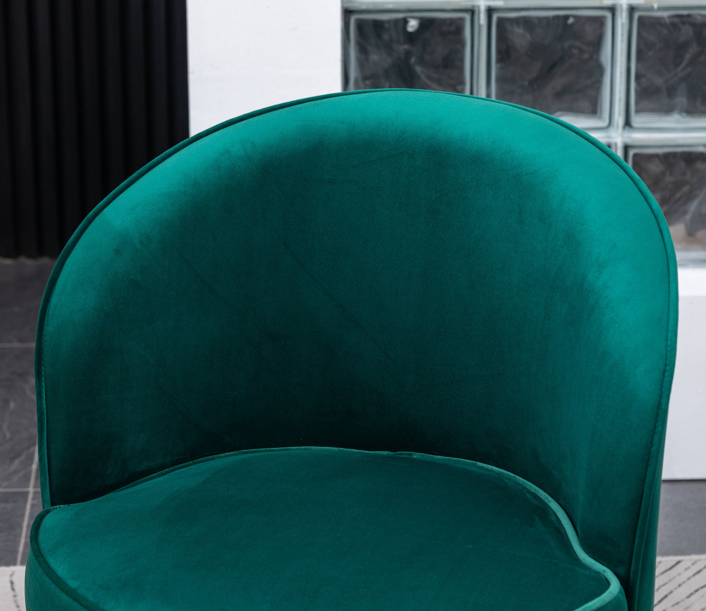 Roundhill Furniture Wania Contemporary Velvet Swivel Chair