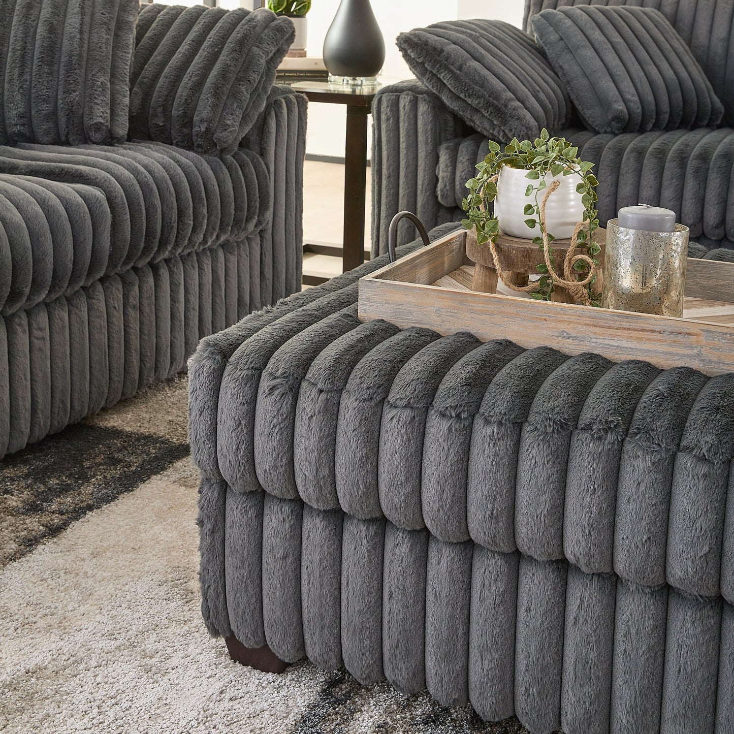 Roundhill Furniture Belvoir Accent Cocktail Ottoman