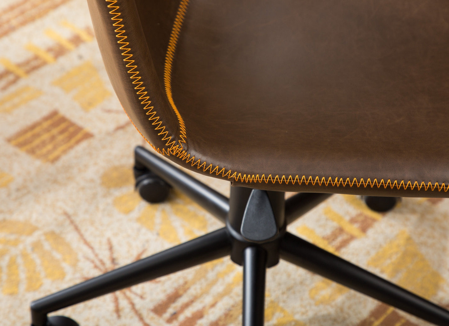 Roundhill Furniture Cesena Faux Leather 360 Swivel Air Lift Office Chair
