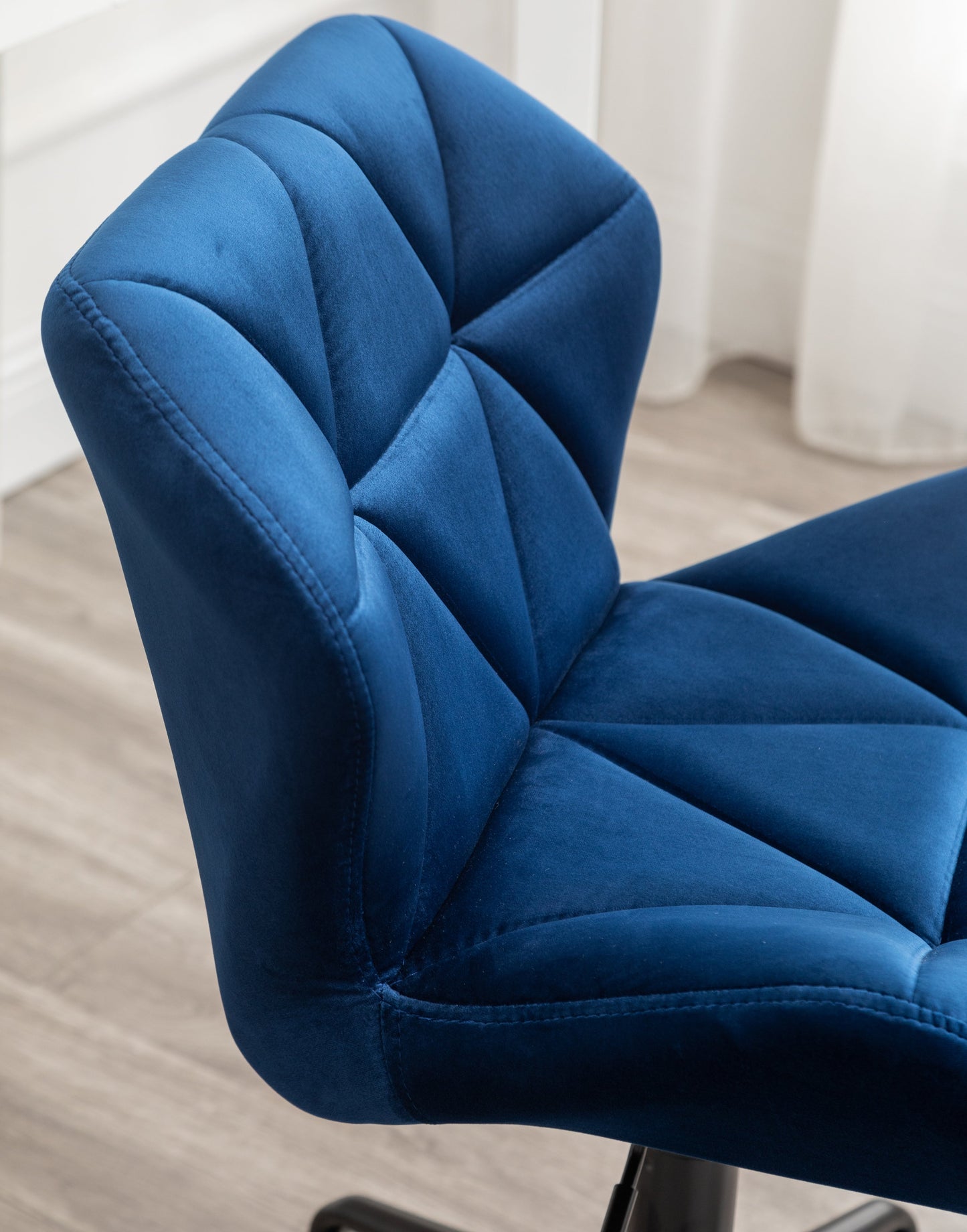 Roundhill Furniture Eldon Diamond Tufted Adjustable Swivel Office Chair