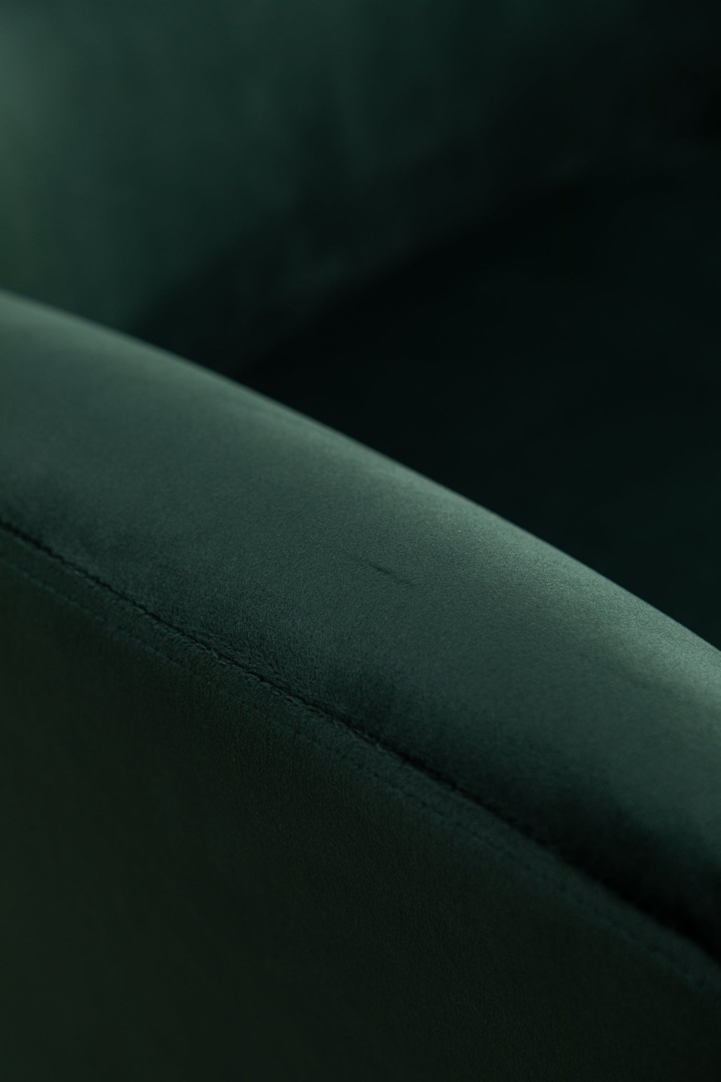 Roundhill Furniture Sovarol Velvet Button-Tufted Wing Back Accent Chair