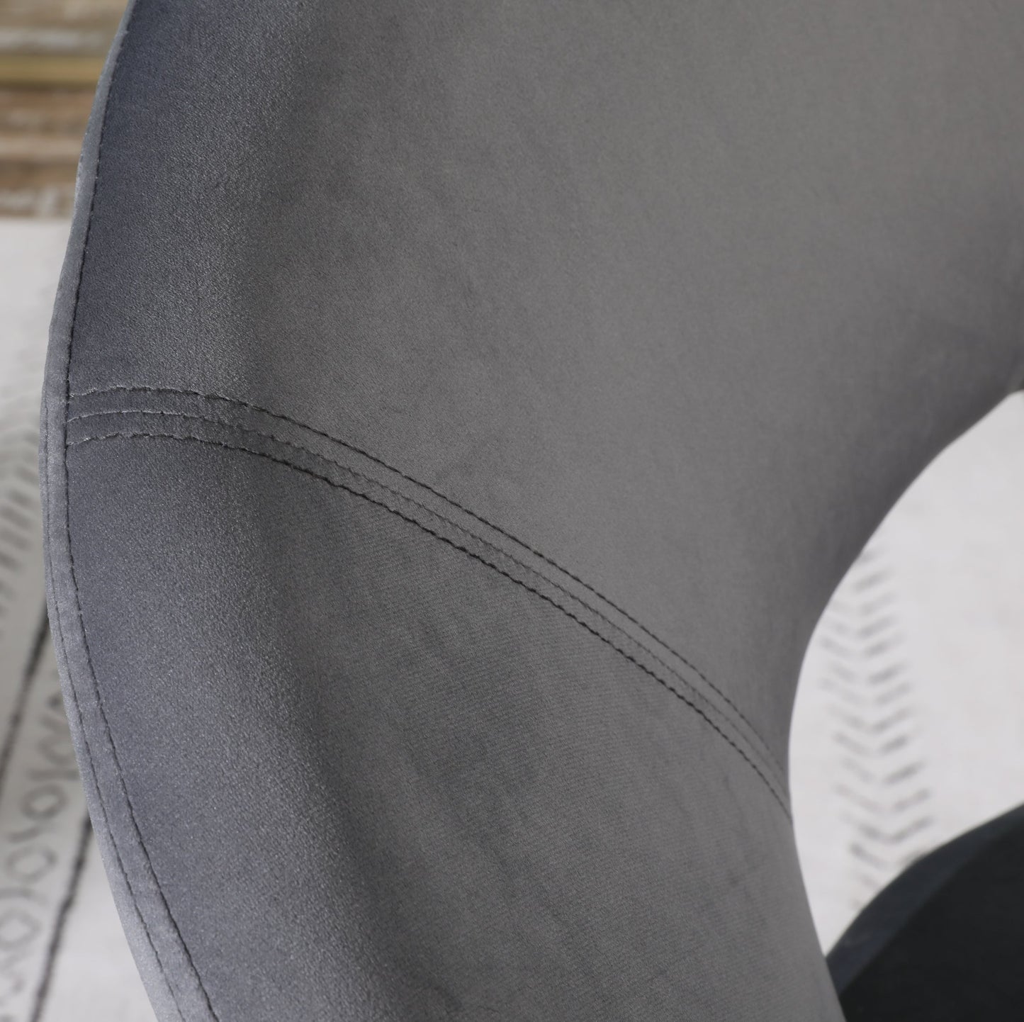 Roundhill Furniture Slatina Silky Velvet Upholstered Accent Chair