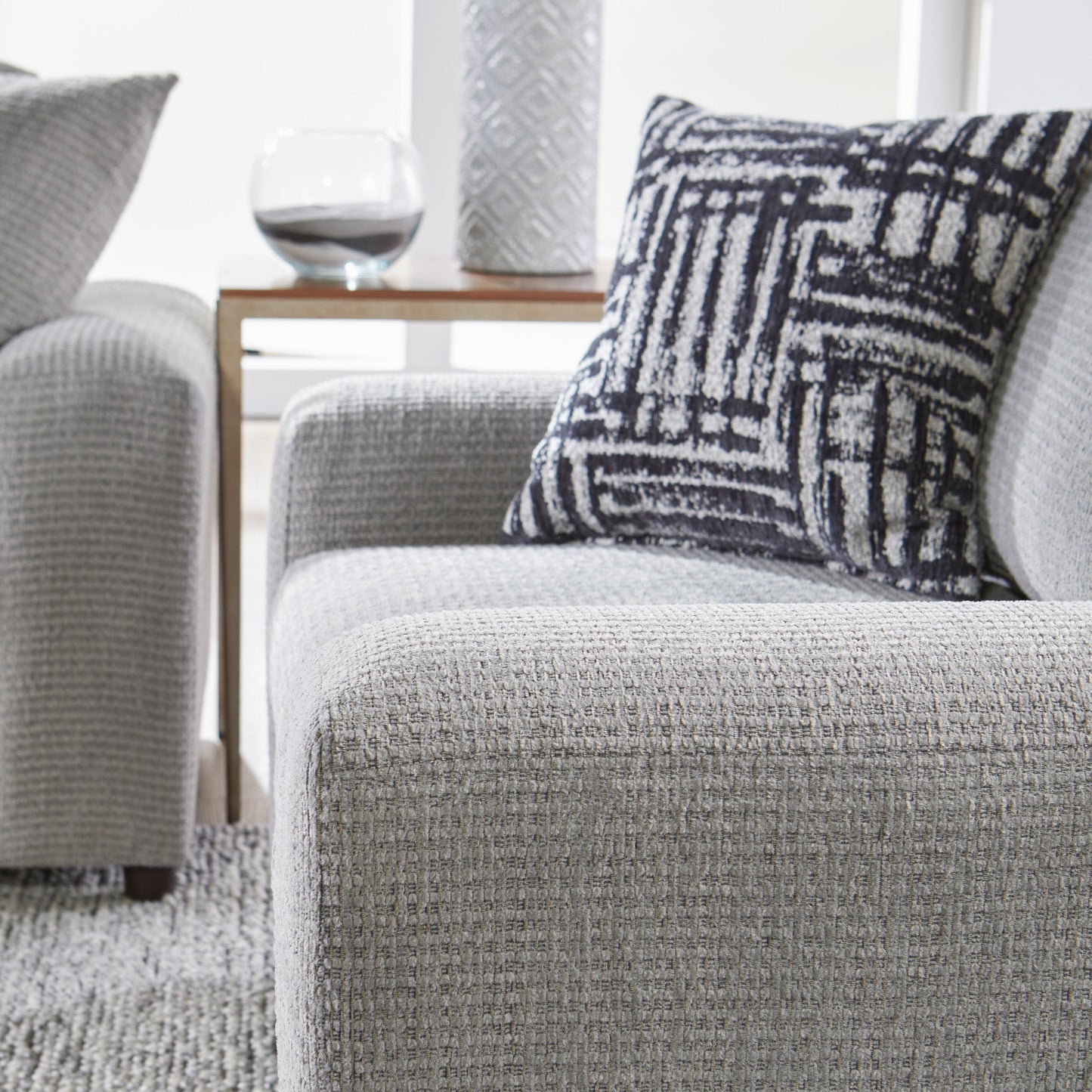 Roundhill Furniture Lancelot Upholstered Stationary Cuddle Chair