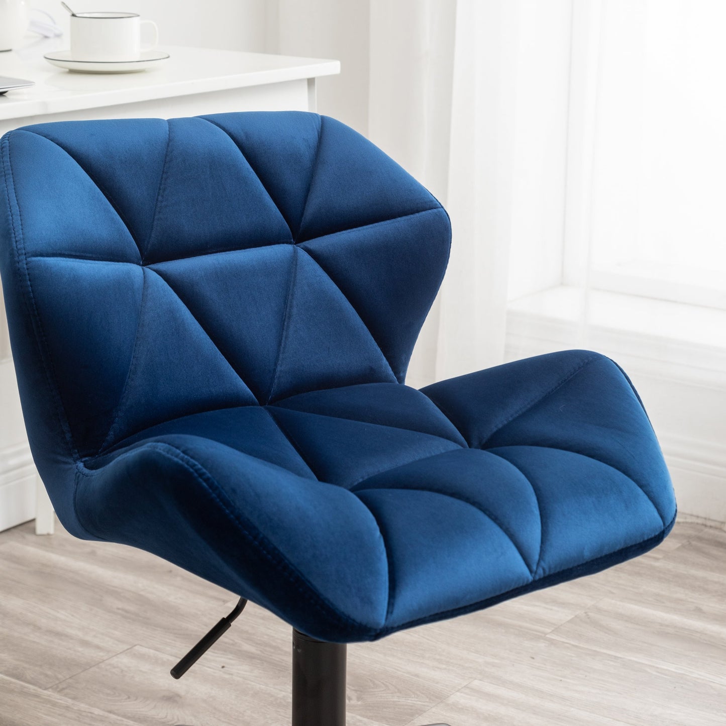 Roundhill Furniture Eldon Diamond Tufted Adjustable Swivel Office Chair
