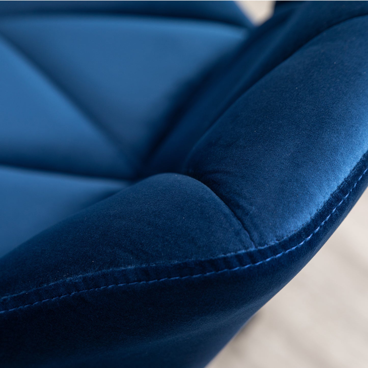Roundhill Furniture Eldon Diamond Tufted Adjustable Swivel Office Chair