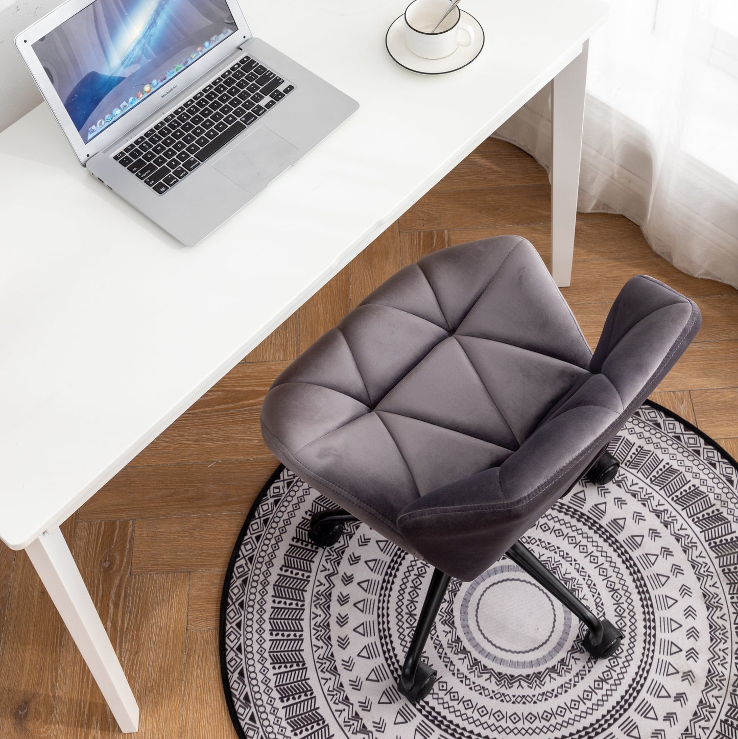 Roundhill Furniture Eldon Diamond Tufted Adjustable Swivel Office Chair