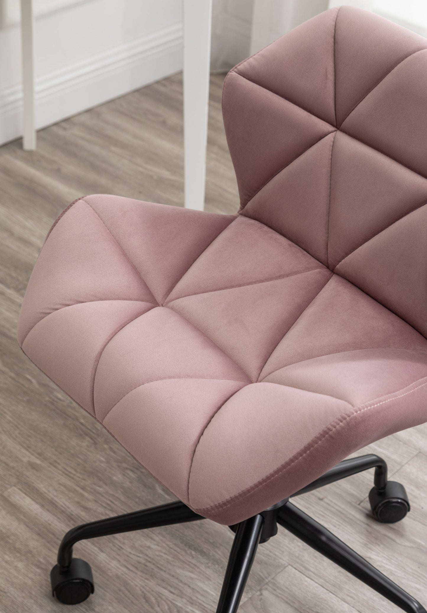 Roundhill Furniture Eldon Diamond Tufted Adjustable Swivel Office Chair