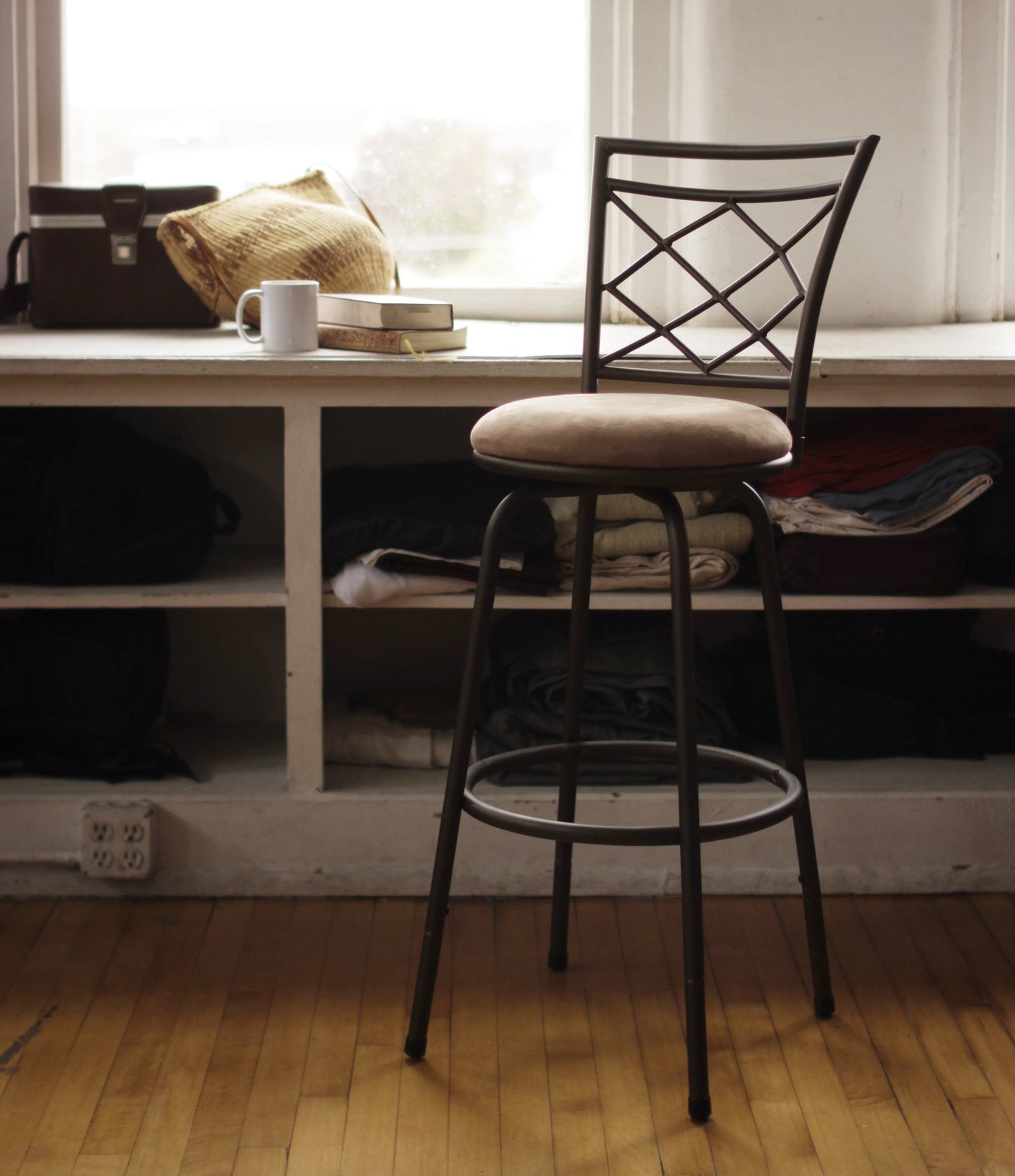Halfy Round Seat Bar/Counter Height Adjustable Metal Brown Bar Stool