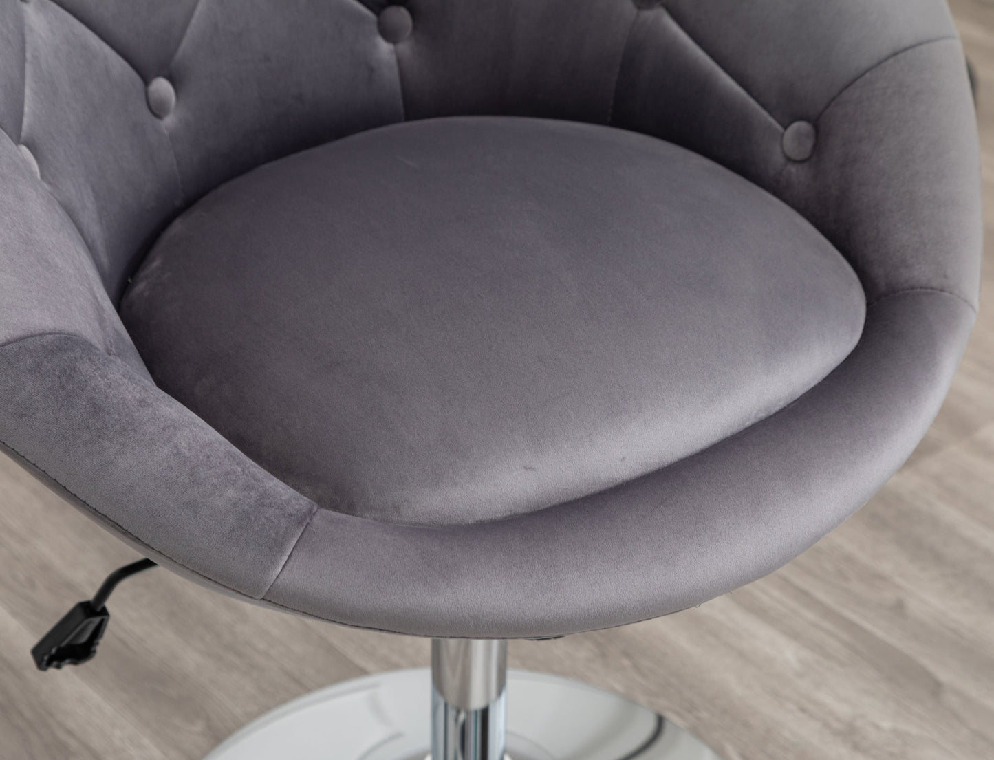 Roundhill Furniture Noas Velvet Upholstered Tufted Back Swivel Accent Chair