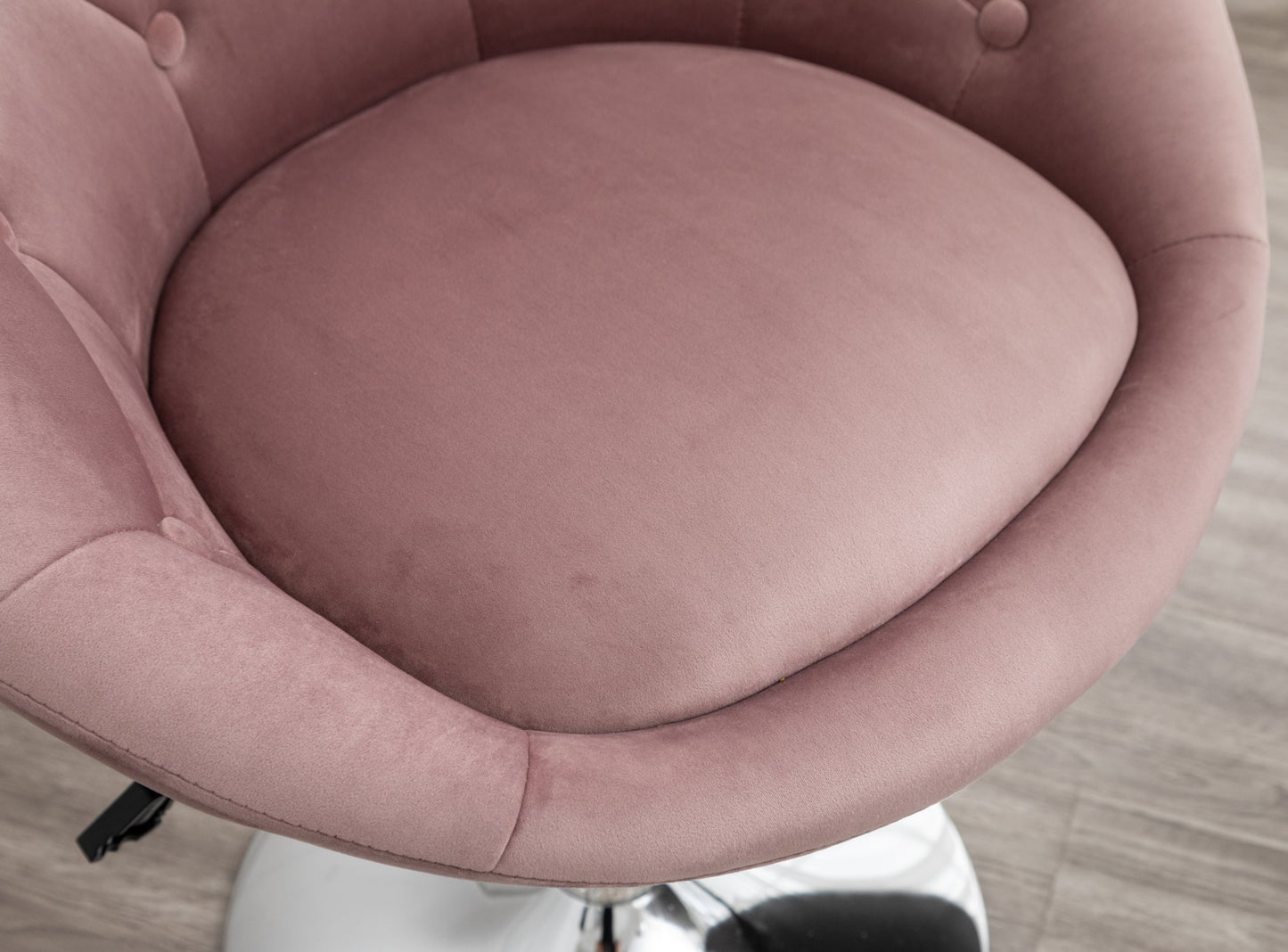 Roundhill Furniture Noas Velvet Upholstered Tufted Back Swivel Accent Chair